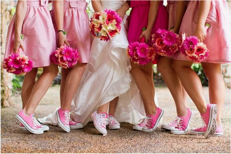 What Color Shoes to Wear with Pink Dress Outfits